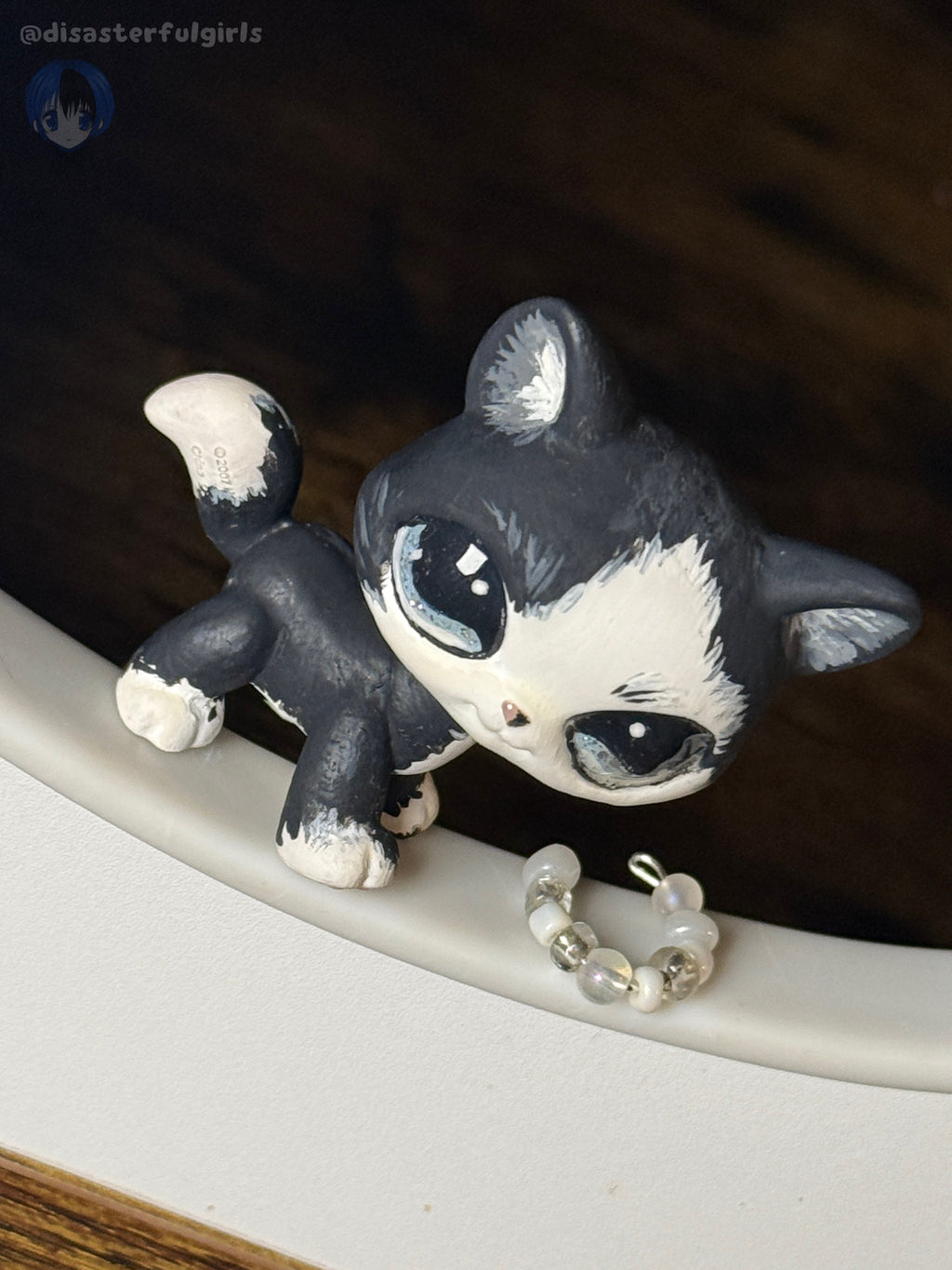 Sold out!! OOOAK Littlest Pet Shop Black & White Walking Cat