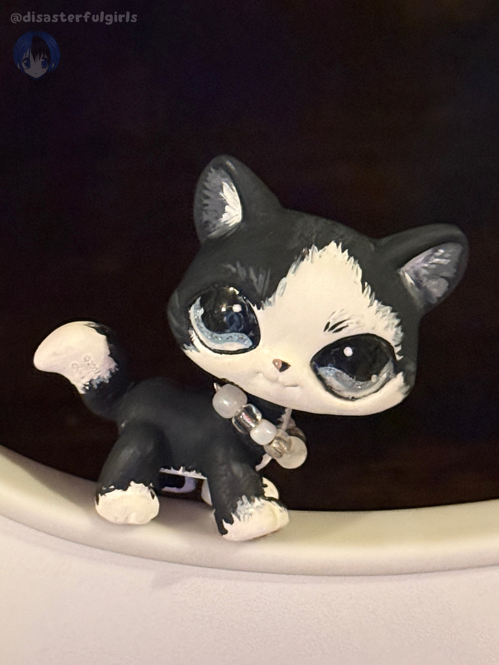 Sold out!! OOOAK Littlest Pet Shop Black & White Walking Cat